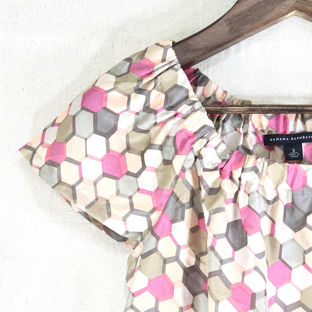 Banana Republic 100% Silk Colorful Blouse W/ Modern Geometric Pattern Women's Sm - Picture 3 of 11